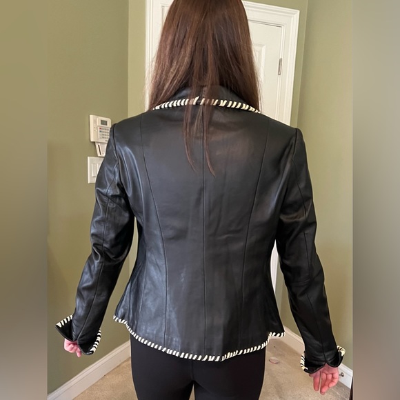 100% black leather jacket with white trim - Picture 2 of 2